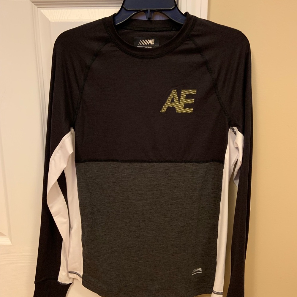 Long sleeve American Eagle shirt